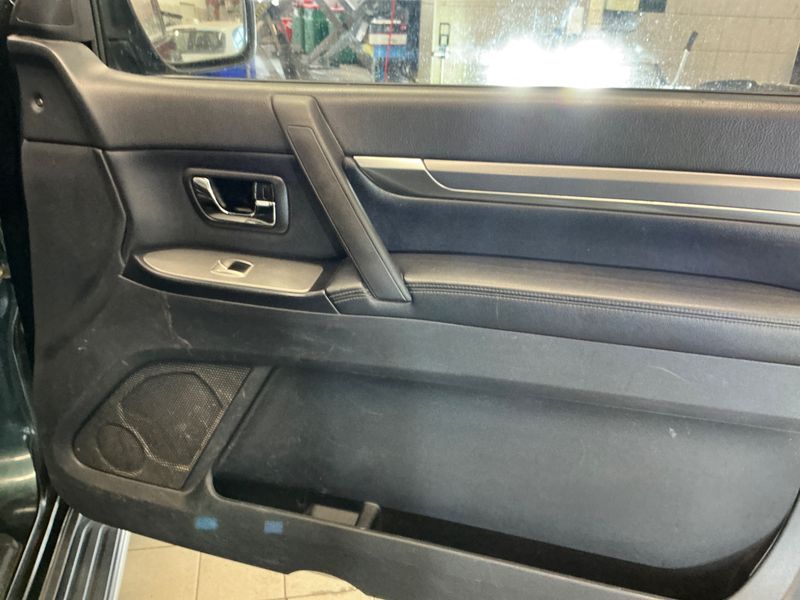 Mitsubishi Pajero 3.2 DI-D Intense 2008 – снимка 33