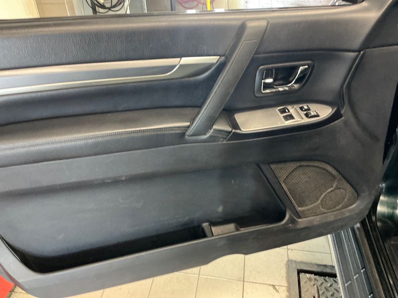 Mitsubishi Pajero 3.2 DI-D Intense 2008 – снимка 38
