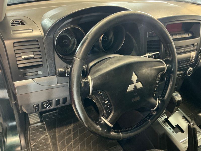 Mitsubishi Pajero 3.2 DI-D Intense 2008 – снимка 39