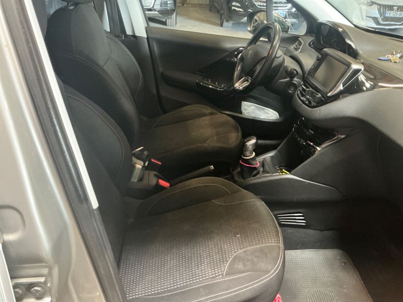 Peugeot 208 1.2 PureTech Allure 2017 – снимка 3