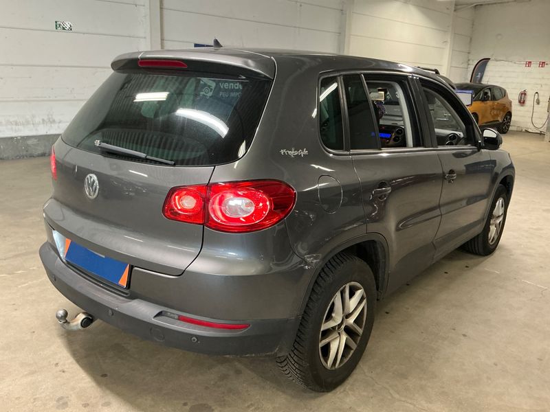 Volkswagen Tiguan 1.4 TSI Trend & Fun BlueMotion Tech 2011 – снимка 2