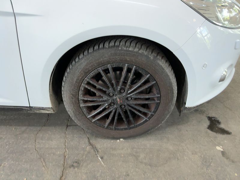 Ford Focus 1.0 EcoBoost Titanium 2012 – снимка 11