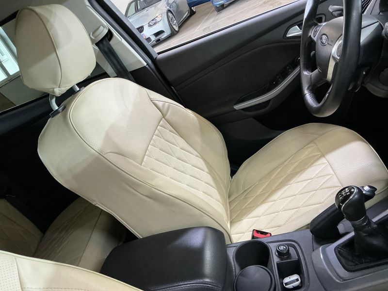 Ford Focus 1.0 EcoBoost Titanium 2012 – снимка 27