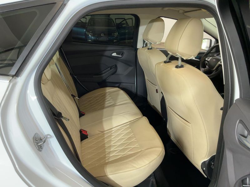 Ford Focus 1.0 EcoBoost Titanium 2012 – снимка 19