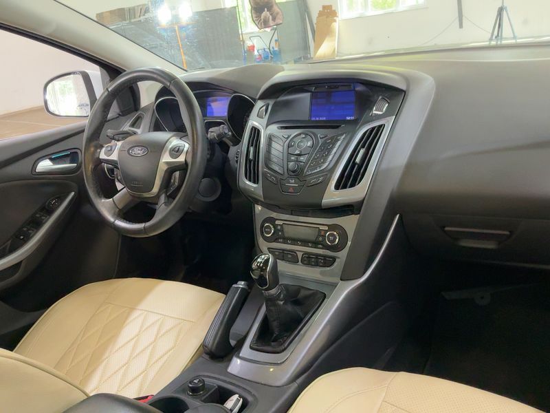 Ford Focus 1.0 EcoBoost Titanium 2012 – снимка 17