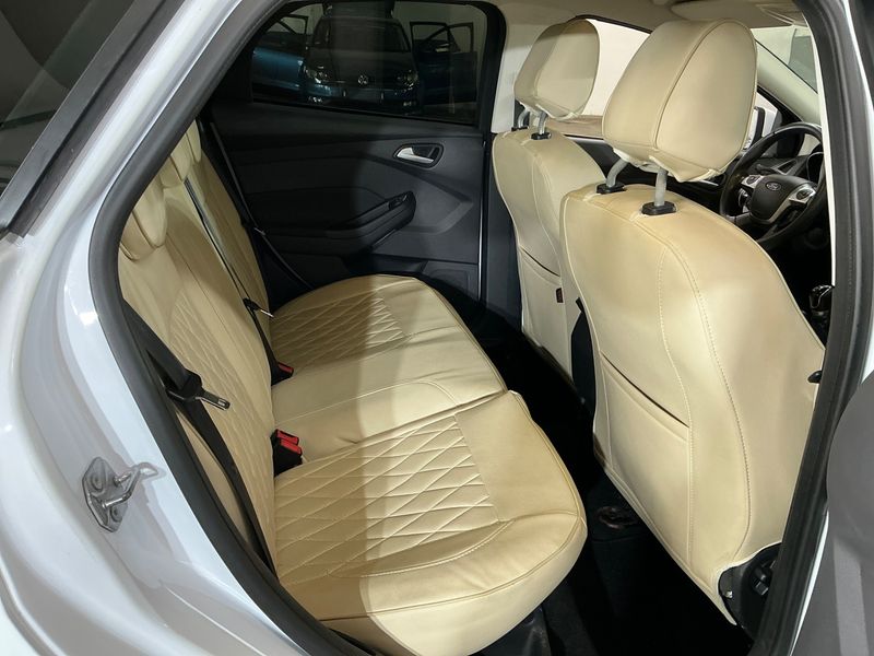 Ford Focus 1.0 EcoBoost Titanium 2012 – снимка 25