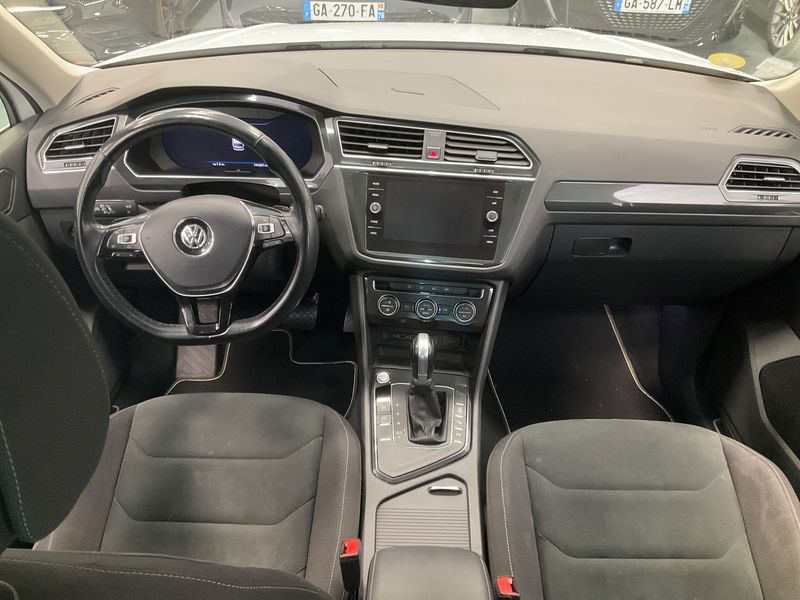Volkswagen Tiguan 2.0 TDI Carat Exclusive BlueMotion Tech 2018 – снимка 17