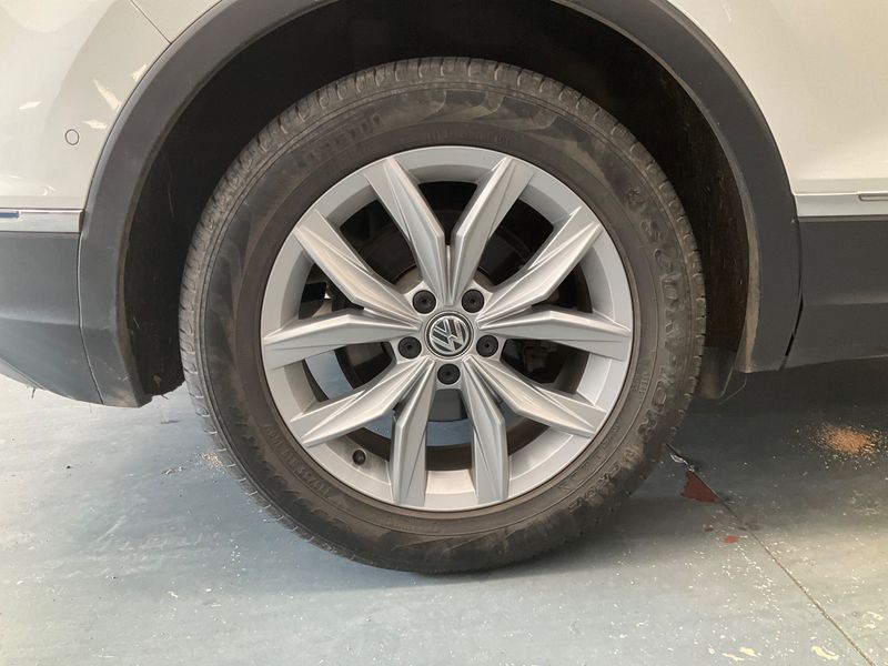 Volkswagen Tiguan 2.0 TDI Carat Exclusive BlueMotion Tech 2018 – снимка 9