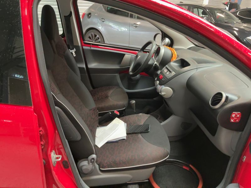 Peugeot 107 1.0 Filou 2011 – снимка 16