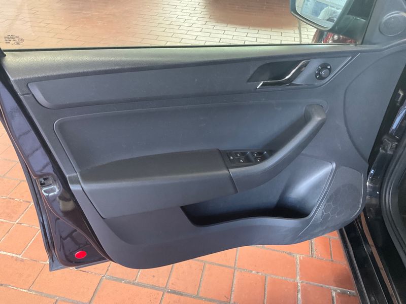 Skoda Rapid Spaceback 1.6 TDI Ambition 2015 – снимка 26