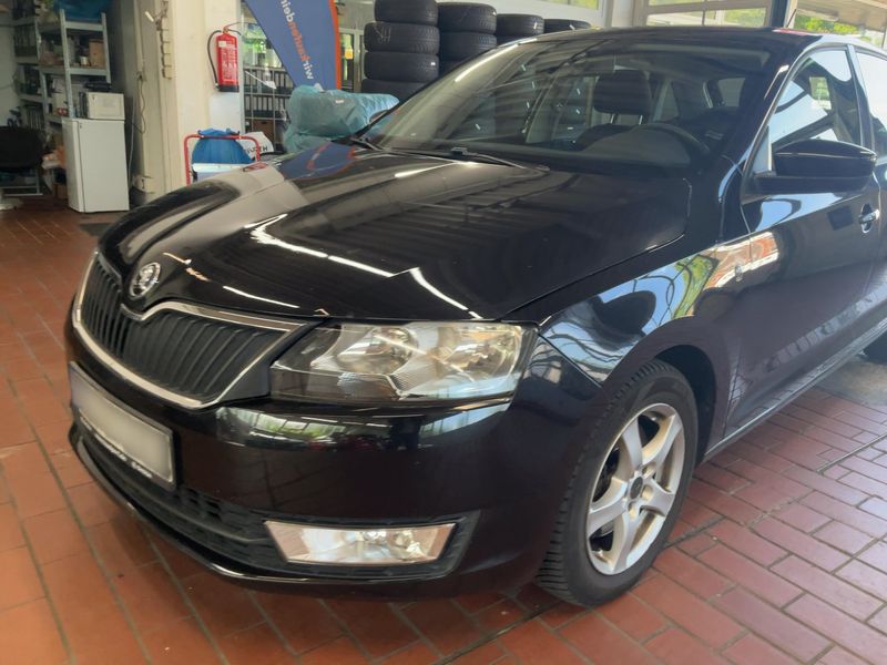 Skoda Rapid Spaceback 1.6 TDI Ambition 2015 – снимка 2