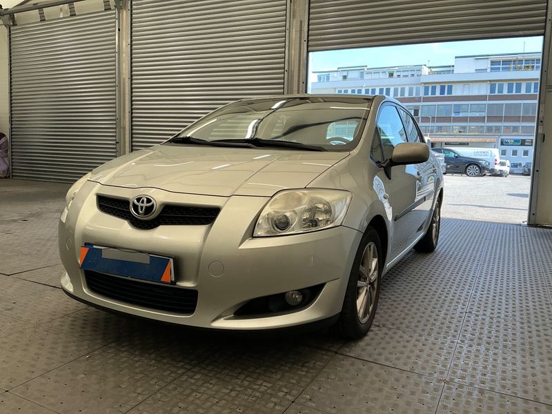 Toyota Auris 1.6 Life 2009 – снимка 1