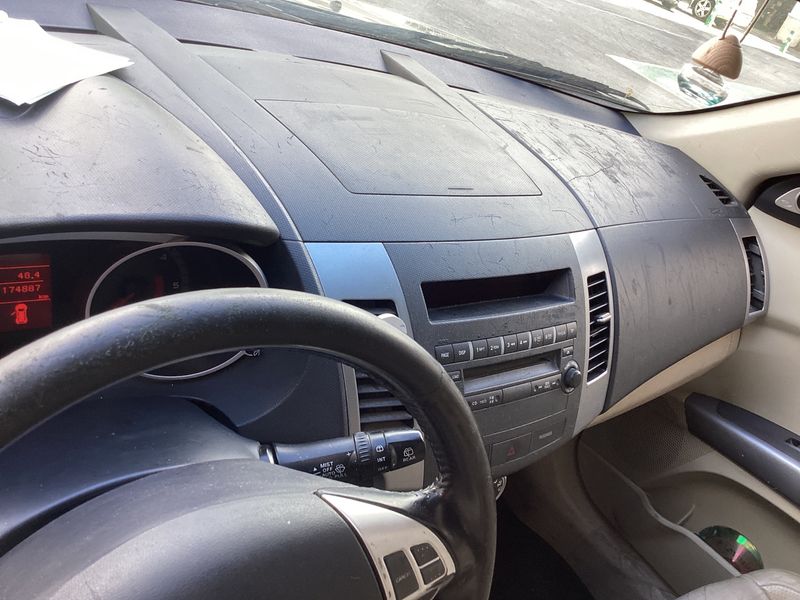 Mitsubishi Outlander 2.0 DI-D Challenge 4WD 2009 – снимка 40