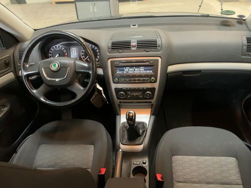 Skoda Octavia 1.6 TDI Impuls Edition 2011 – снимка 18