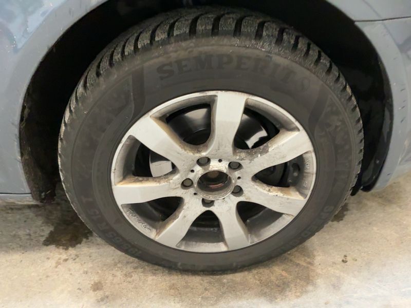 Skoda Octavia 1.6 TDI Impuls Edition 2011 – снимка 11