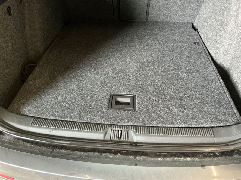 Skoda Octavia 1.6 TDI Impuls Edition 2011 – снимка 36