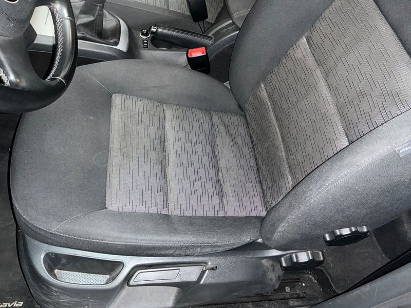 Skoda Octavia 1.6 TDI Impuls Edition 2011 – снимка 41