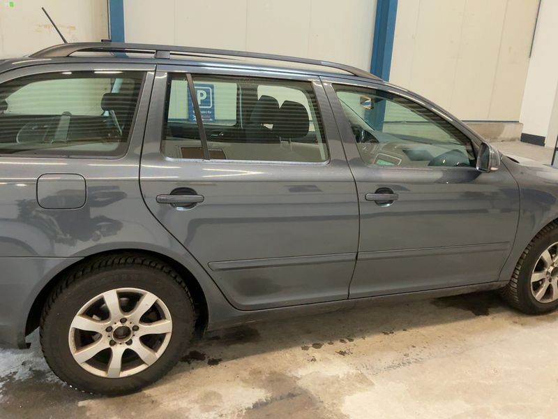 Skoda Octavia 1.6 TDI Impuls Edition 2011 – снимка 10
