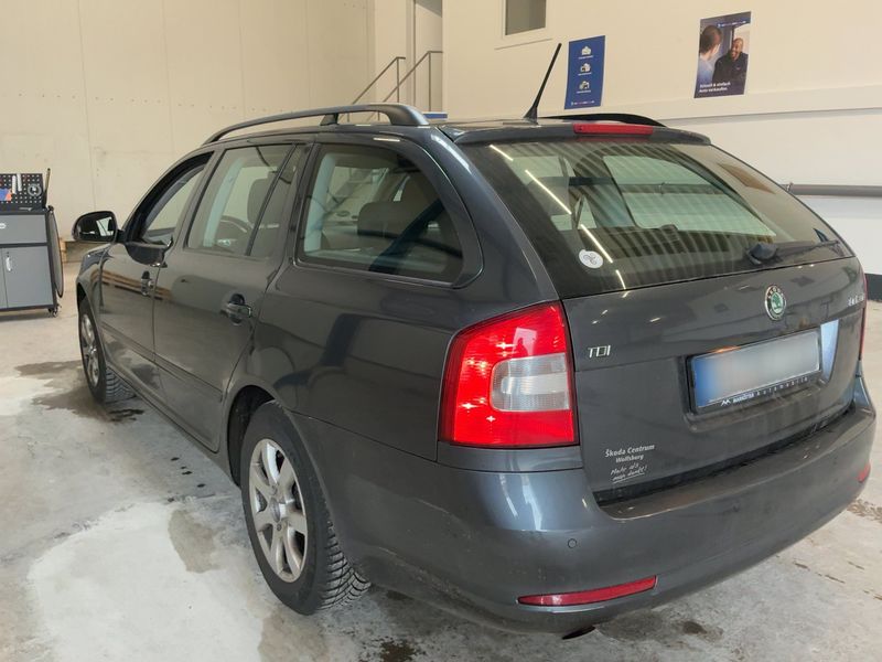 Skoda Octavia 1.6 TDI Impuls Edition 2011 – снимка 6