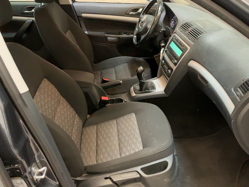 Skoda Octavia 1.6 TDI Impuls Edition 2011 – снимка 17