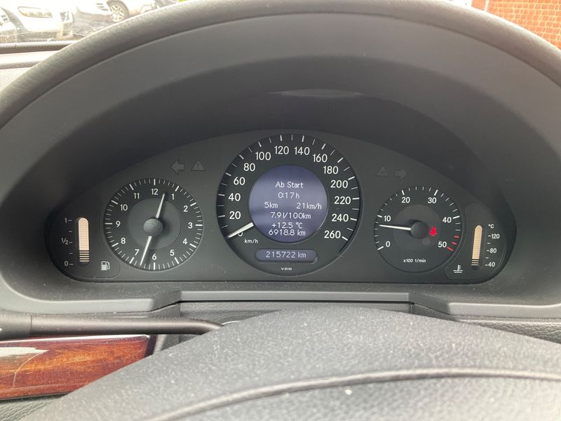 Mercedes-Benz E-Klasse E 220 CDI T Classic 2005 – снимка 4