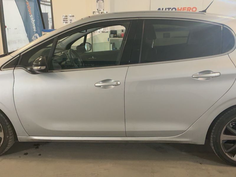 Peugeot 208 1.6 Féline 2012 – снимка 4