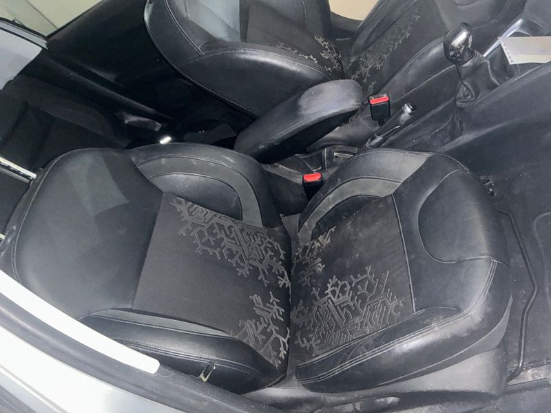 Peugeot 208 1.6 Féline 2012 – снимка 24