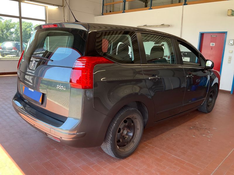 Peugeot 5008 1.6 HDi Tendance 2011 – снимка 2