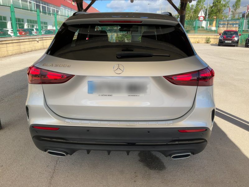 Mercedes-Benz GLA-Klasse GLA 200 d AMG Line 2024 – снимка 7