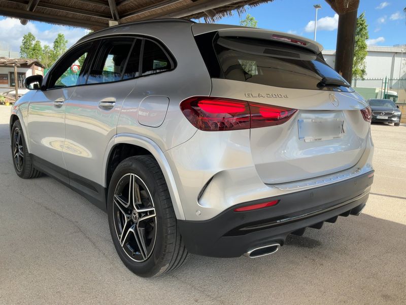 Mercedes-Benz GLA-Klasse GLA 200 d AMG Line 2024 – снимка 6