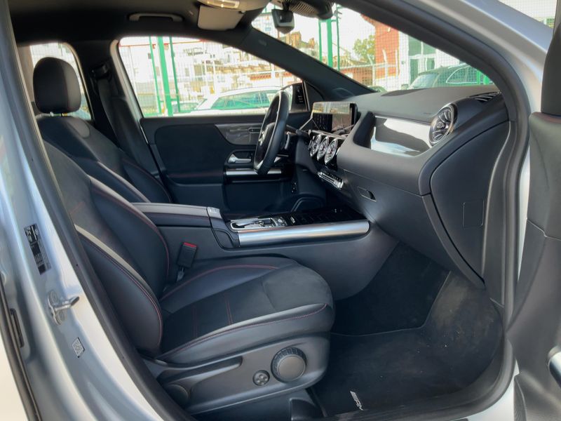 Mercedes-Benz GLA-Klasse GLA 200 d AMG Line 2024 – снимка 16