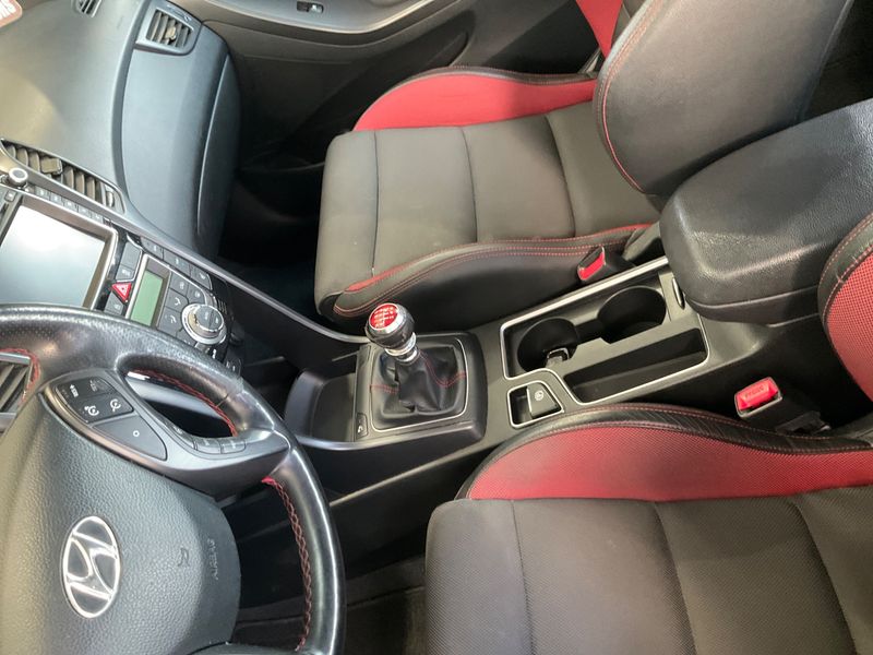 Hyundai i30 1.6 TGDI Turbo 2015 – снимка 25