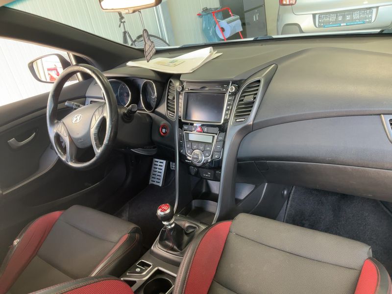 Hyundai i30 1.6 TGDI Turbo 2015 – снимка 18