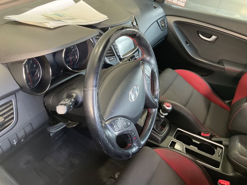 Hyundai i30 1.6 TGDI Turbo 2015 – снимка 26
