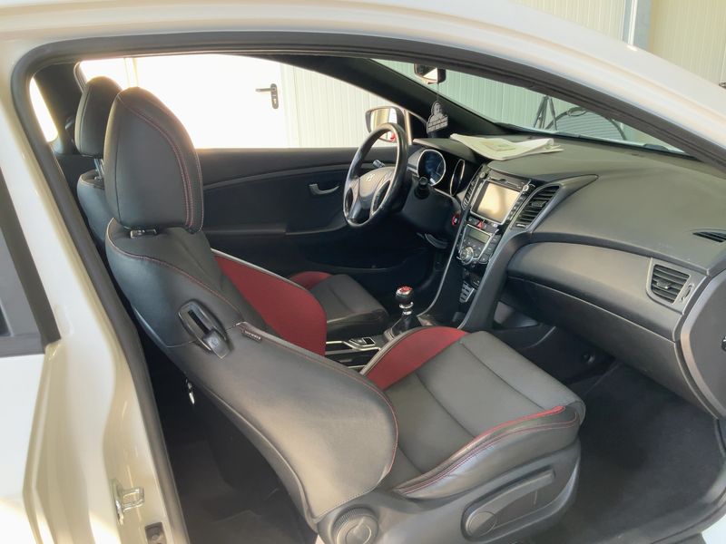 Hyundai i30 1.6 TGDI Turbo 2015 – снимка 17