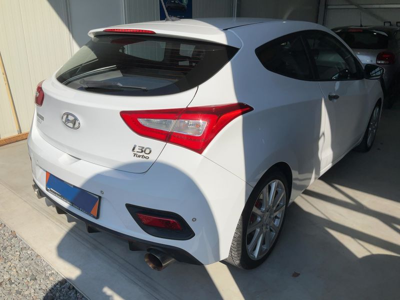Hyundai i30 1.6 TGDI Turbo 2015 – снимка 8