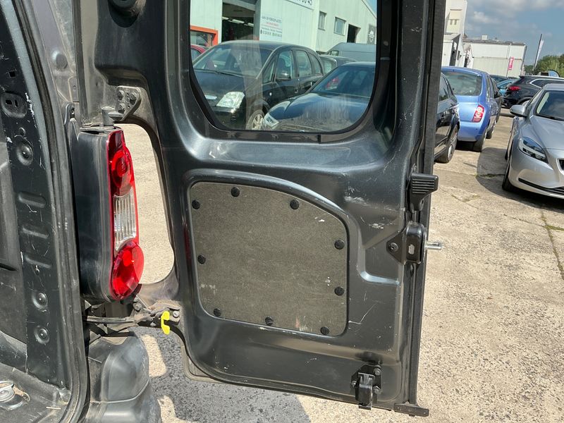 Citroen Berlingo 1.6 Blue-HDi Business L1 2015 – снимка 32