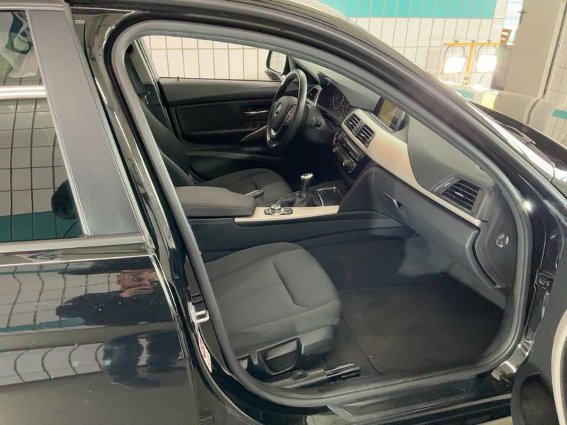 BMW 3er 318d 2017 – снимка 16