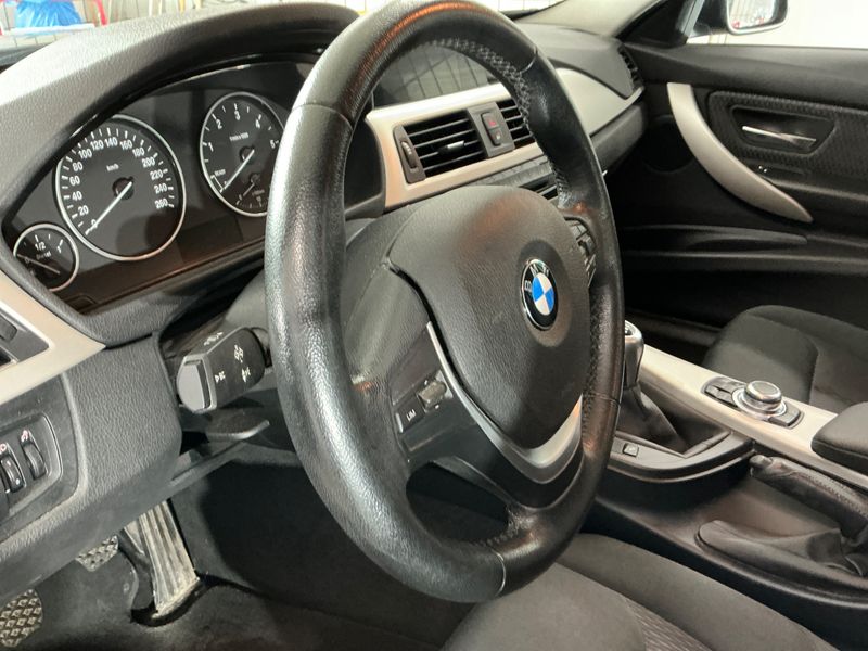 BMW 3er 318d 2017 – снимка 35