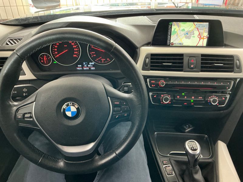 BMW 3er 318d 2017 – снимка 17