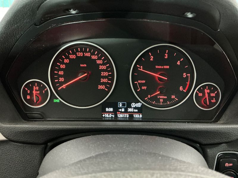 BMW 3er 318d 2017 – снимка 18