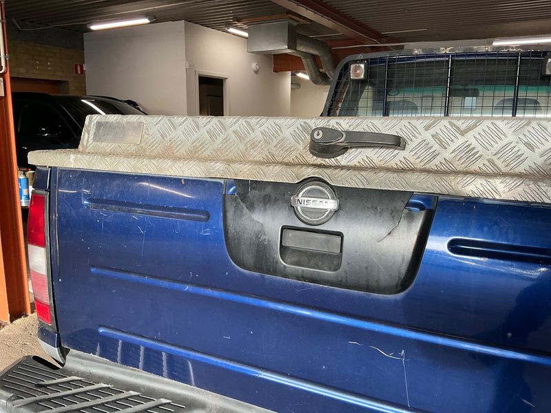 Nissan Navara Pick-up 2.5 dCi KingCab Comfort 4x4 2006 – снимка 29