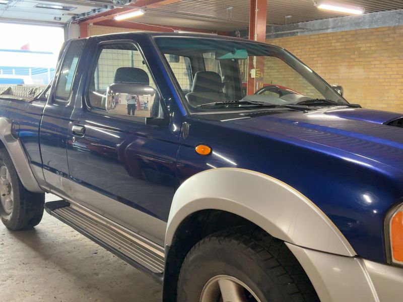 Nissan Navara Pick-up 2.5 dCi KingCab Comfort 4x4 2006 – снимка 12