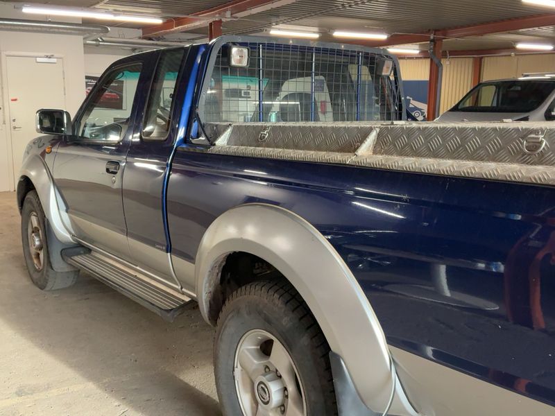 Nissan Navara Pick-up 2.5 dCi KingCab Comfort 4x4 2006 – снимка 6
