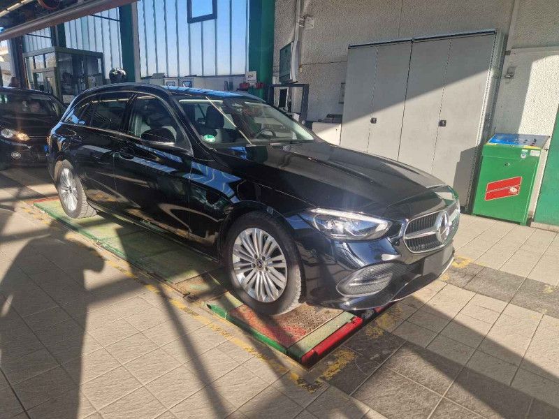 Mercedes-Benz C-Klasse C 200 d Mild-Hybrid T Avantgarde 2025 – снимка 2
