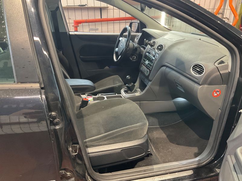 Ford Focus 2.0 Ghia 2005 – снимка 3