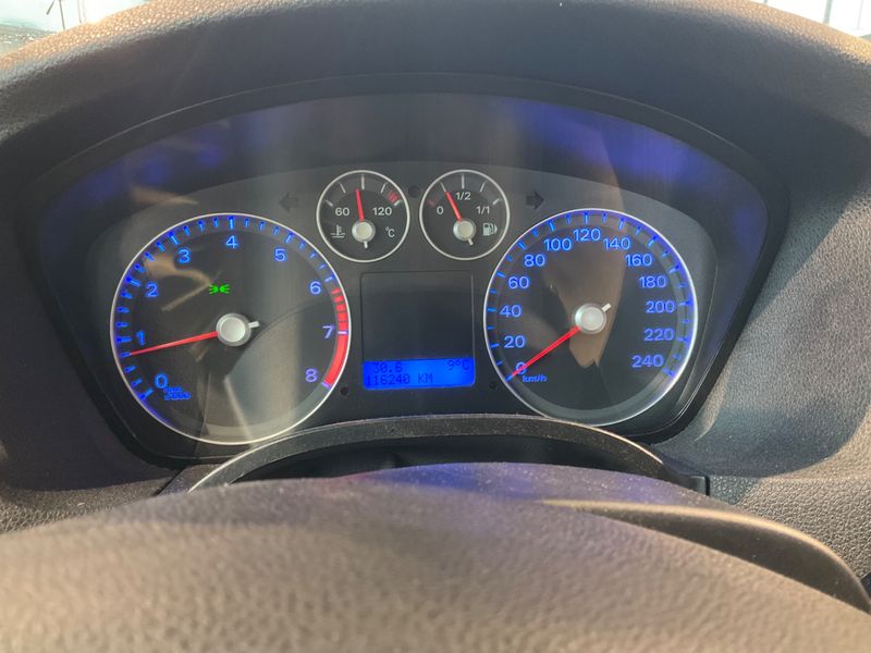 Ford Focus 2.0 Ghia 2005 – снимка 4