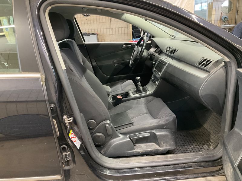 Volkswagen Passat 2.0 TDI Comfortline 2010 – снимка 3