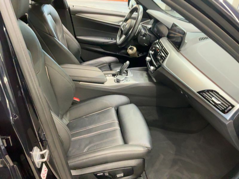 BMW 5er 520d M Sport 2019 – снимка 16