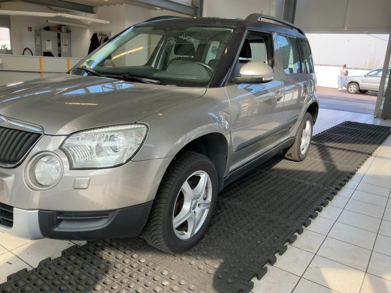 Skoda Yeti 1.4 TSI Experience 2011 – снимка 2